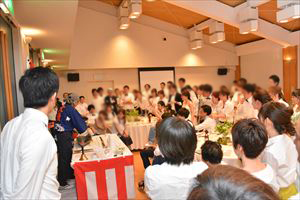 結婚式にて、幸せ開けるマグロ入刀式！マグロの解体ショーｉｎ大阪